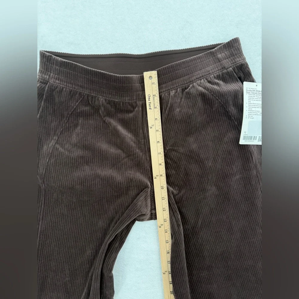 NWT Lululemon Scuba Mid-Rise Wide-Leg Pant *Velvet Cord Espresso Size 12‎